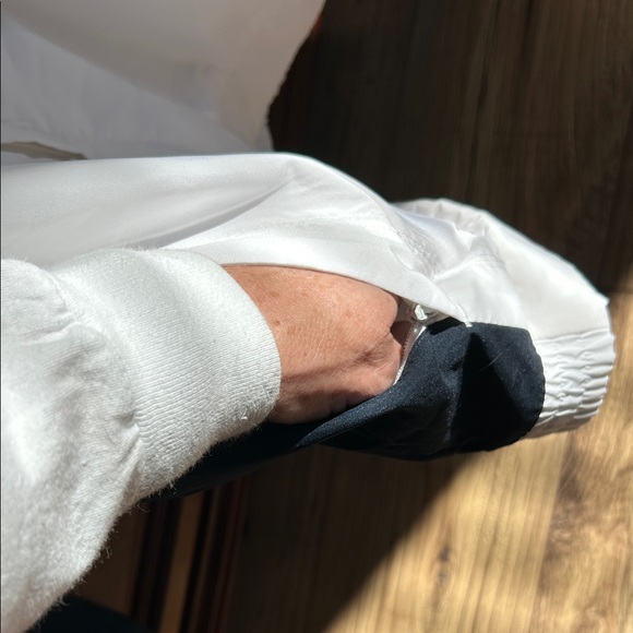 Adidas Women'’s White and Navy Windbreaker - Picture 3 of 5